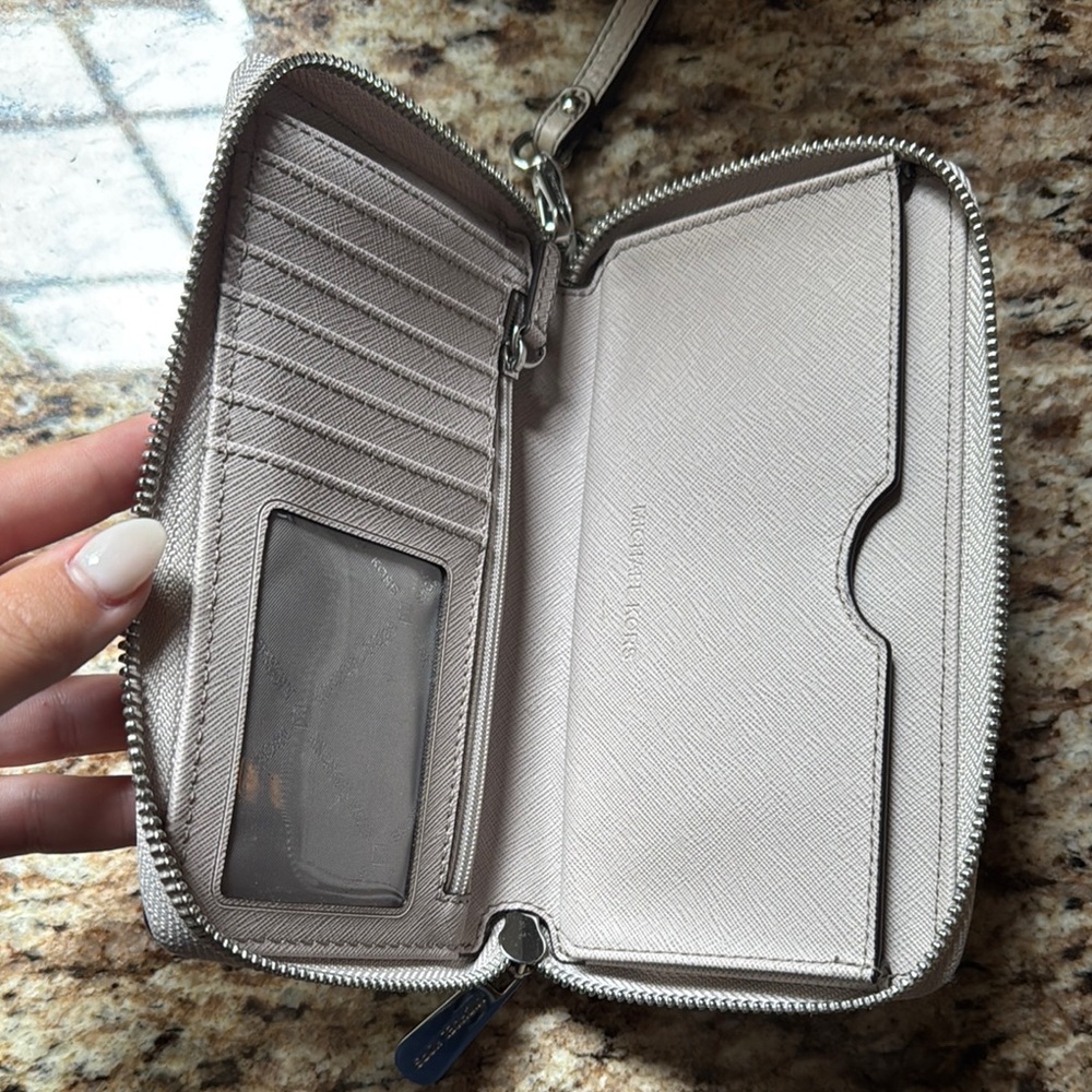 Michael Kors Beige Leather Zip Wallet
